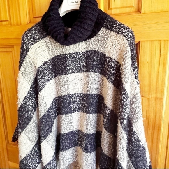 Ariana by Howards Blue Plaid Blanket Cowl Neck Shawl Fringed Poncho Festival OS - Picture 2 of 9